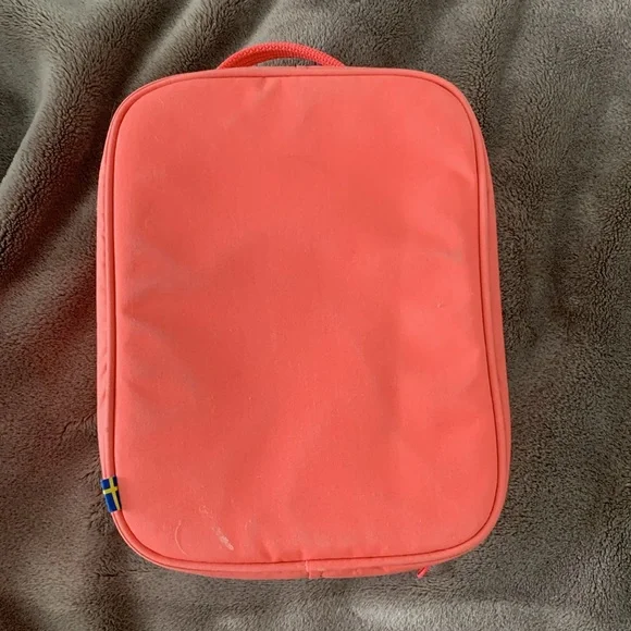 Fjallraven lunch box! - Picture 2 of 3